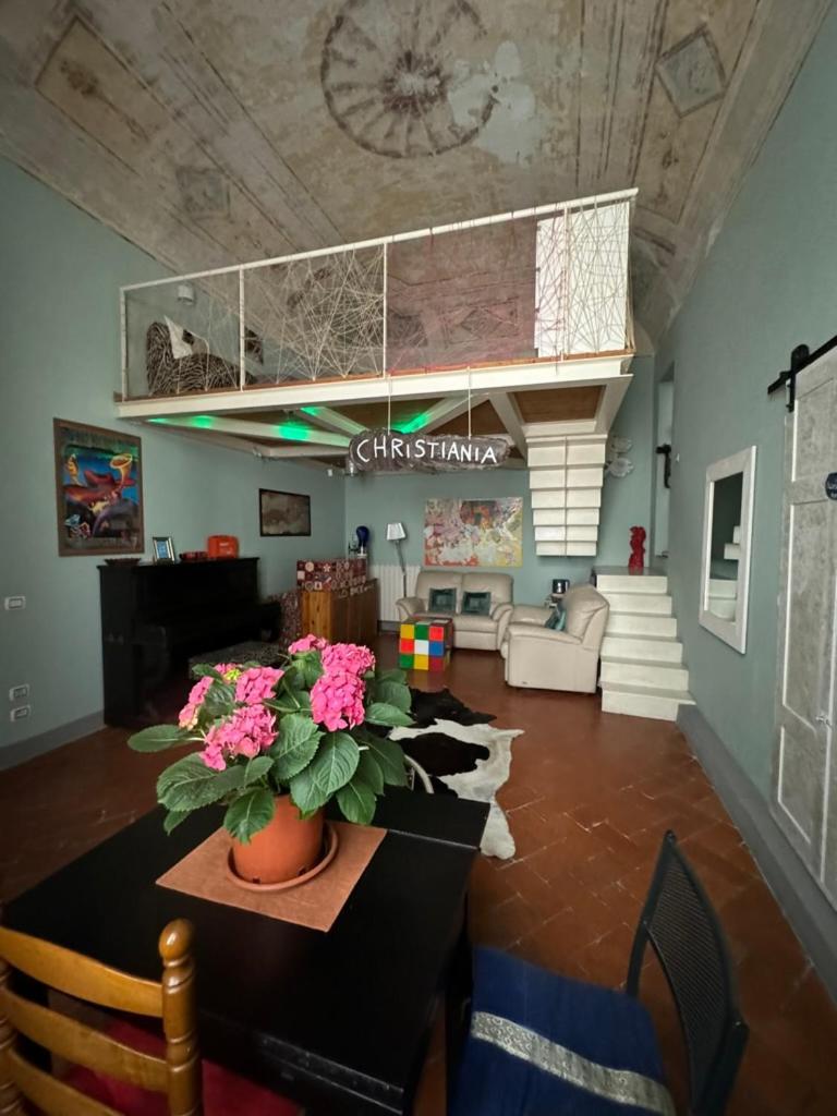 The Smallest Hostel Of Флоренция Екстериор снимка